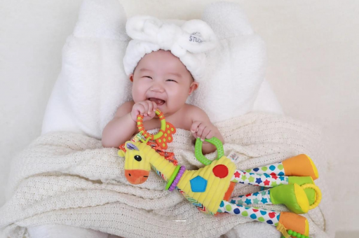 湖州1岁宝宝流鼻涕打喷嚏